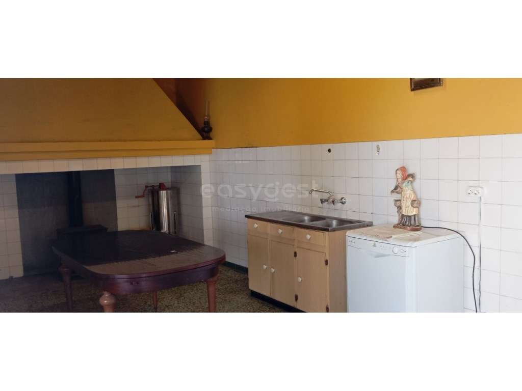 Moradia T4+2 com quintais e garagem no centro da aldeia de Baleizão - Grande imagem: 5/12