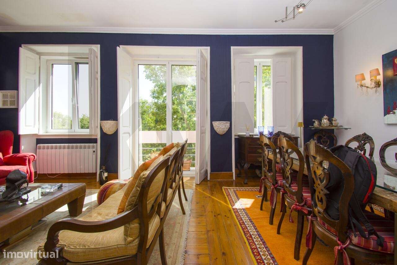 Exclusividade e Charme: T3 Duplex no Coração da Estrela - Grande imagem: 2/53