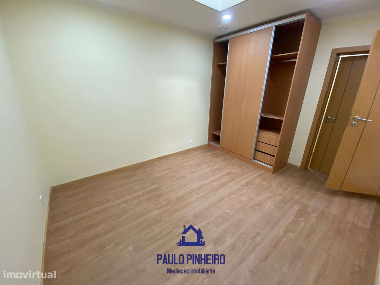 Moradia T4+1 Totalmente Renovada – Campanhã-12