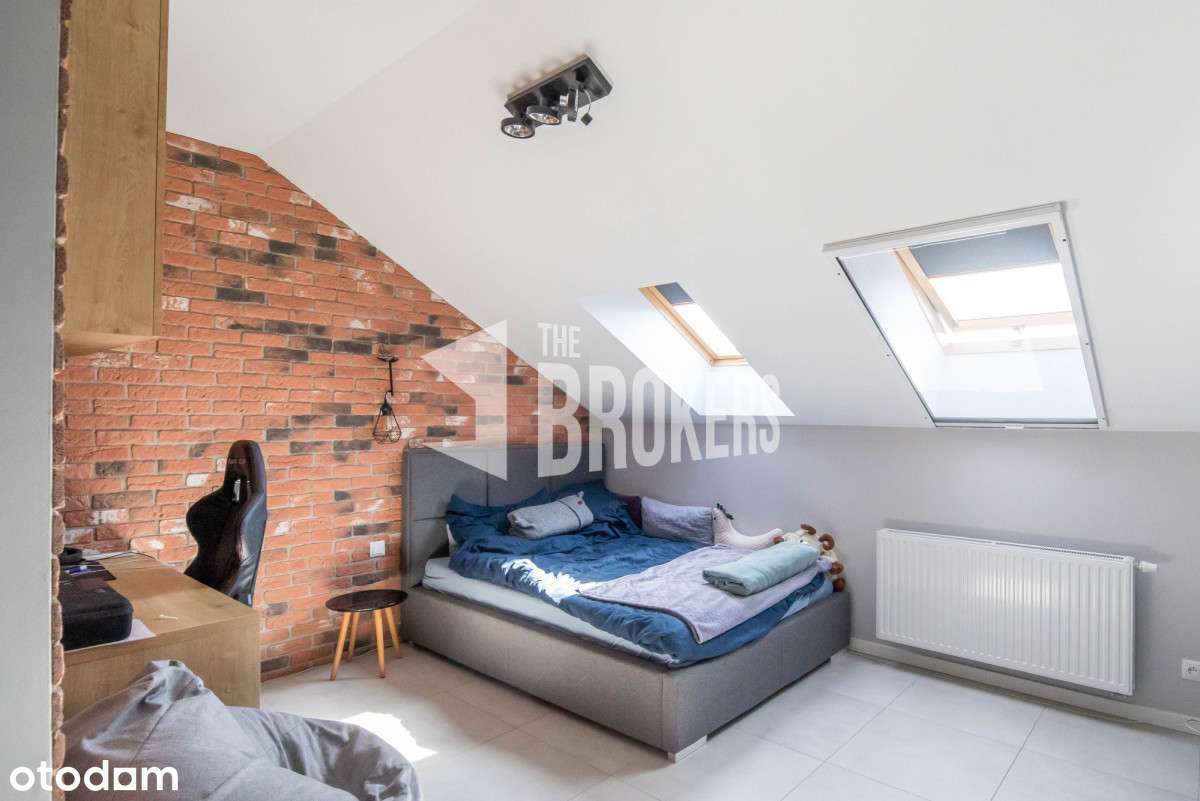 Pięknie wykończony segment z ogrodem i garażem.-11