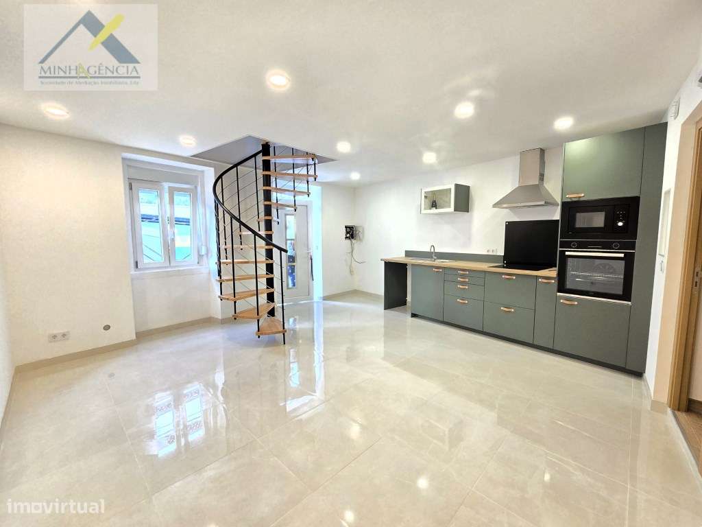 Moradia T2 totalmente recuperada em Setúbal-1