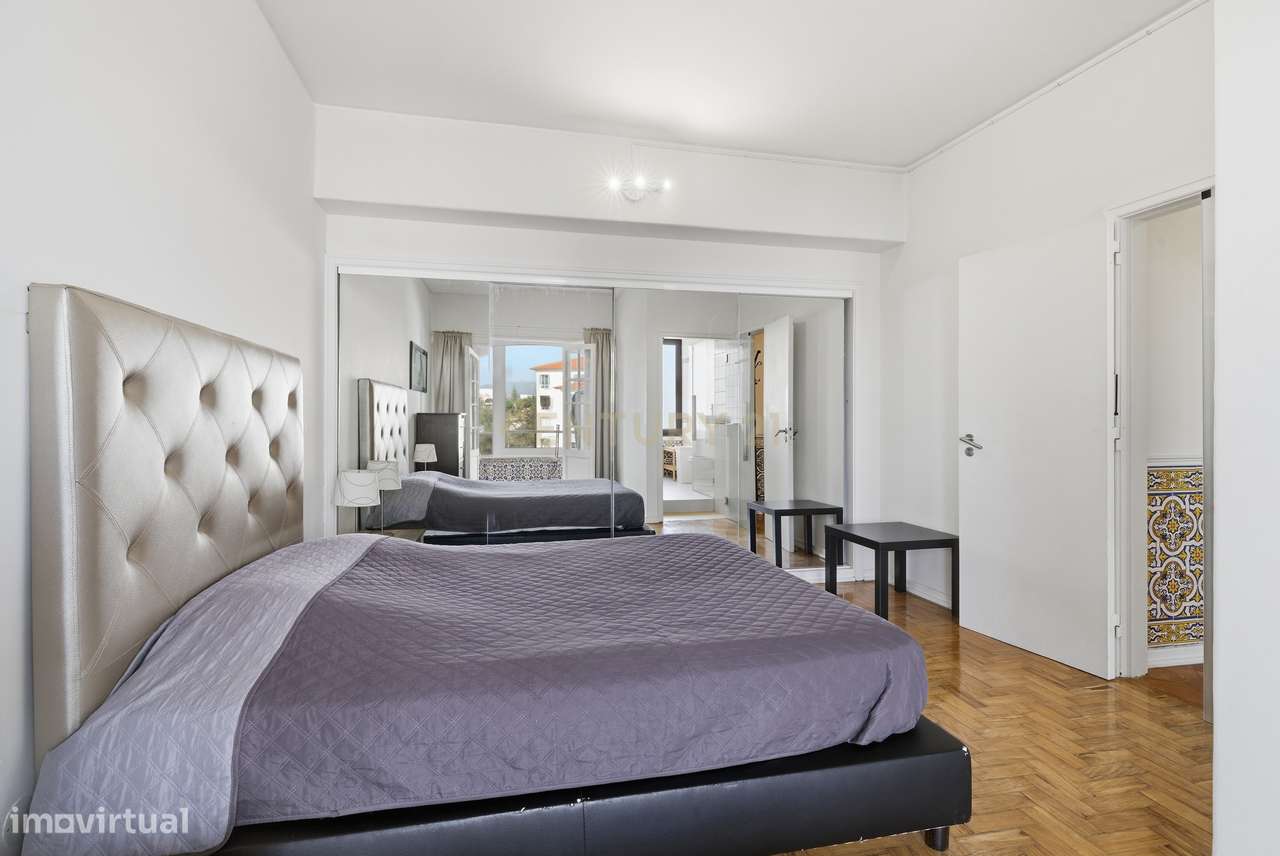 T2 Exclusivo em Cascais, com 3 lugares de Estacionamento e vista mar - Grande imagem: 5/27