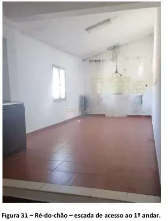 Moradia T3 de Rês-Chão e 1º Andar para remodelação, Mourão.-13