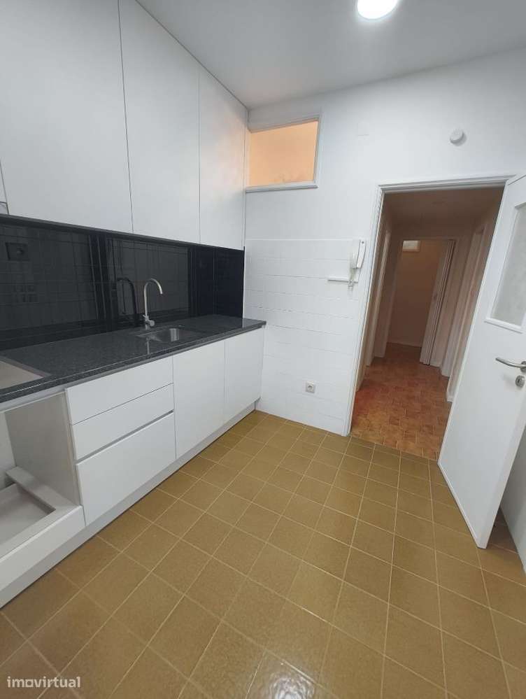 Apartamento T2 | RENOVADO | Rua da Cerca, FOZ - Grande imagem: 5/23