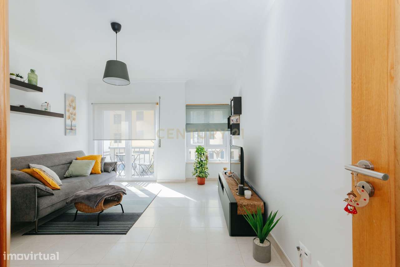 Apartamento T2 com Vista Panorâmica em Localização Privilegiada - Grande imagem: 5/36