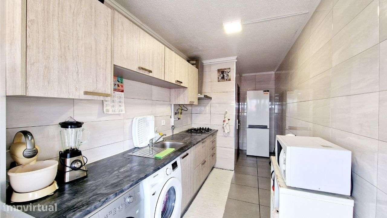 Apartamento T3 no Bonfim com vista indevassável perto da Estação - Grande imagem: 5/30