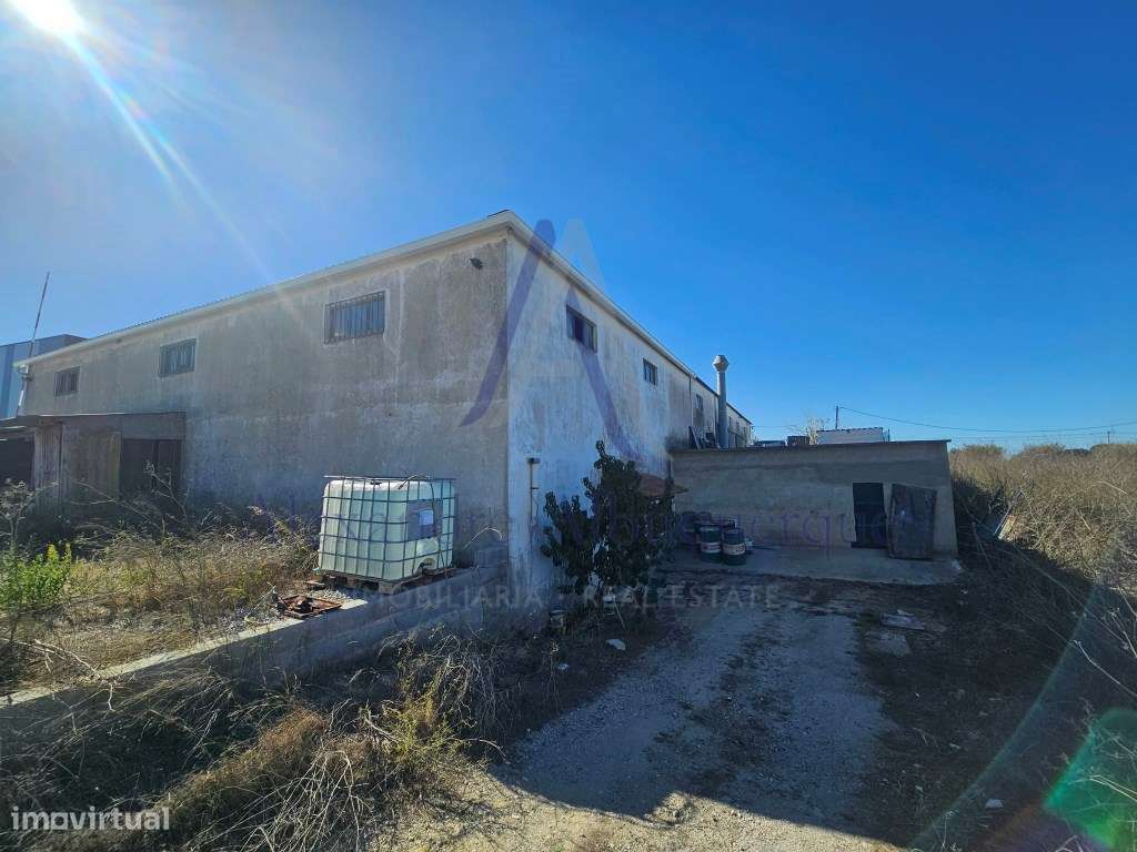 ARMAZÉM À VENDA - ZONA INDUSTRIAL | 5.500 m² DE TERRENO-3