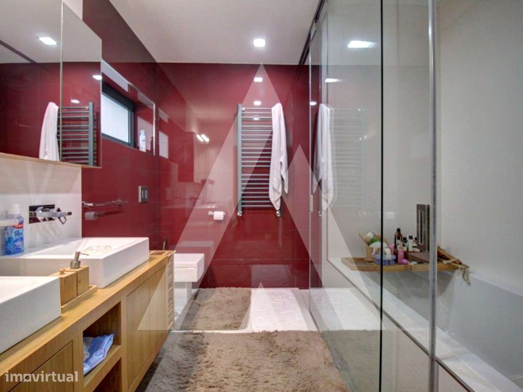 Moradia T4 de Luxo em Oliveira do Bairro-16