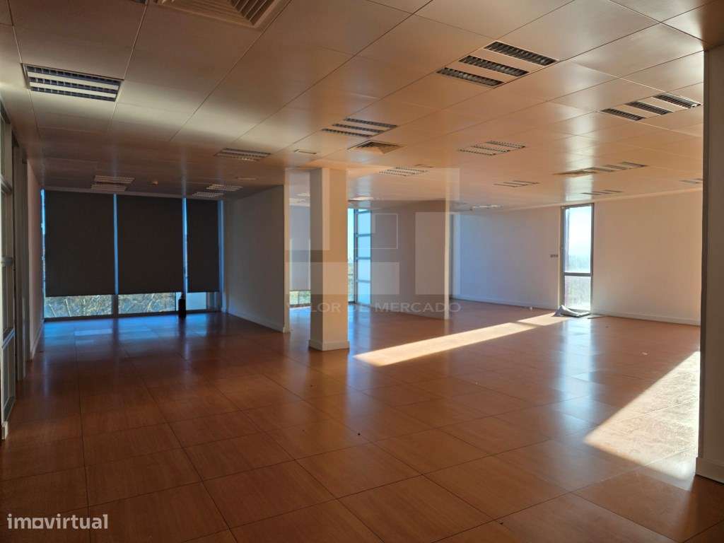 Edifício localizado no Taguspark - Oeiras - Grande imagem: 4/60