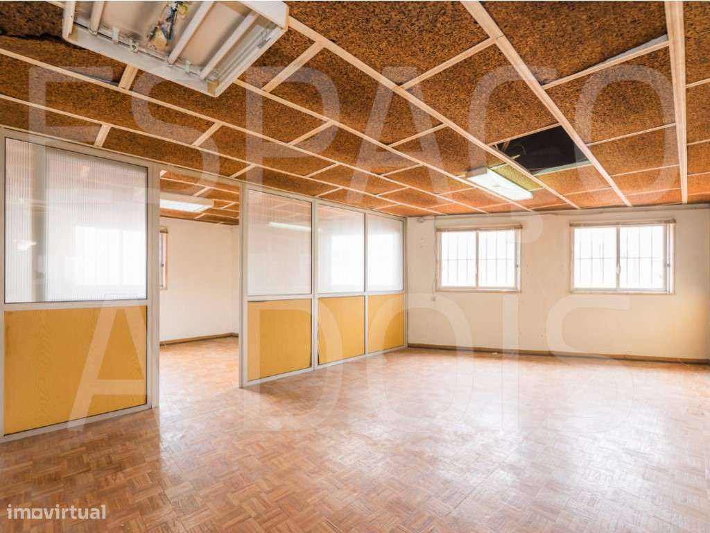 Armazém Amplo; com 2 Pisos! Boa Localização, próximo do Centro da A...-27