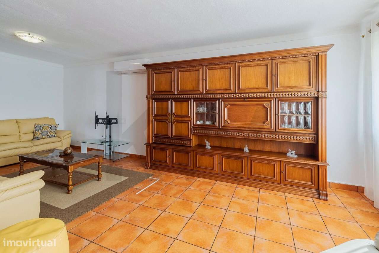 Moradia T3 com sótão Remodelada Bairro das Flores - Vila Nova de Santo - Grande imagem: 4/33