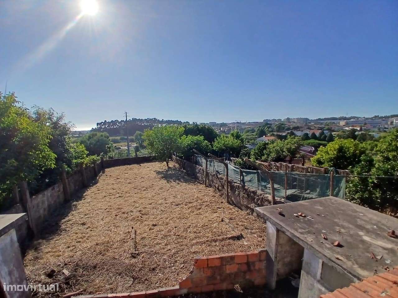 Terreno para Construção em Localização Privilegiada - Grande imagem: 3/26