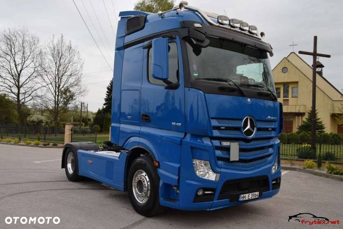 Mercedes-Benz Actros - 4