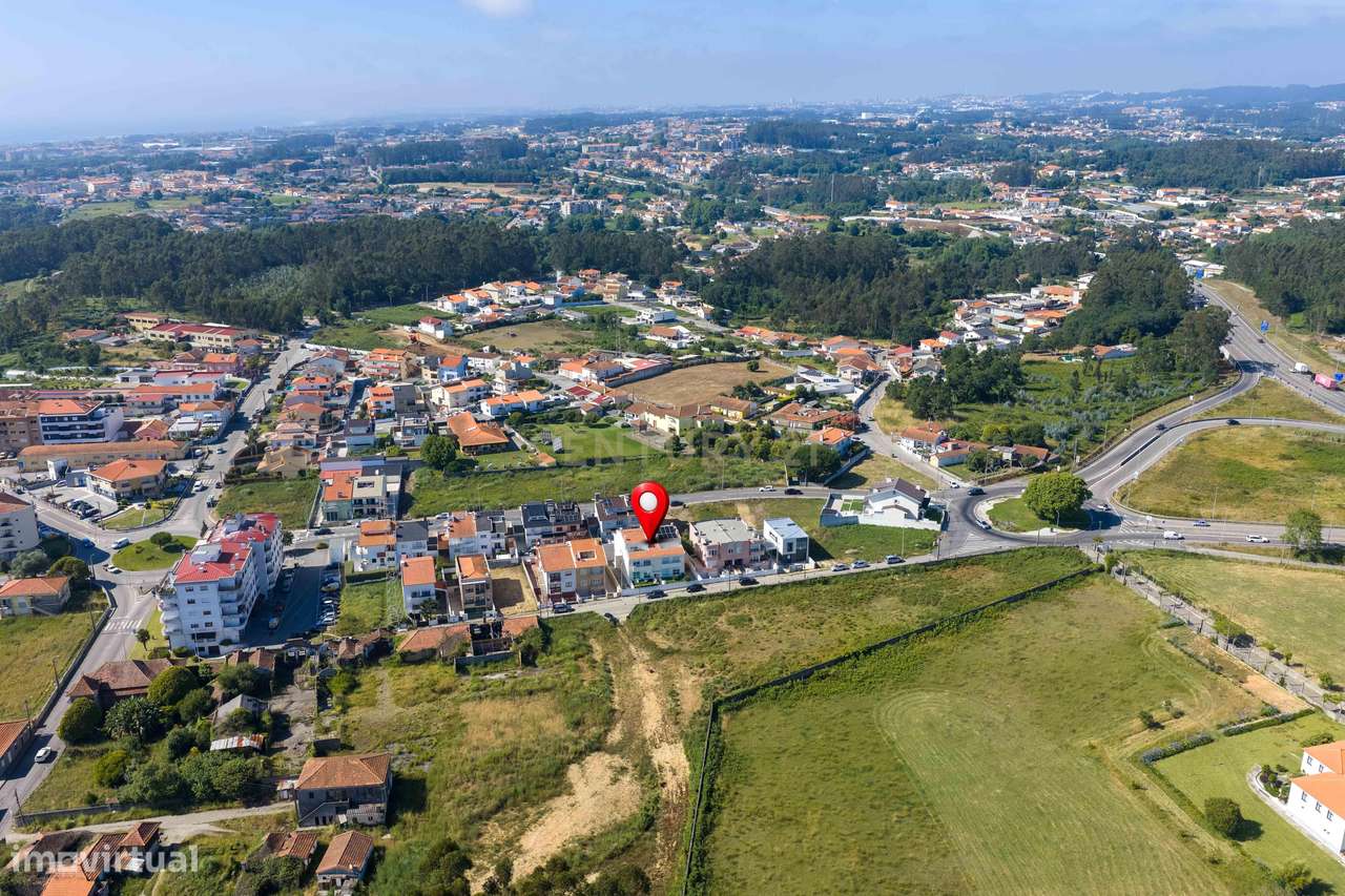 T2+2 Duplex c/ Sótão amplo (248m²) | S. Félix Marinha-32