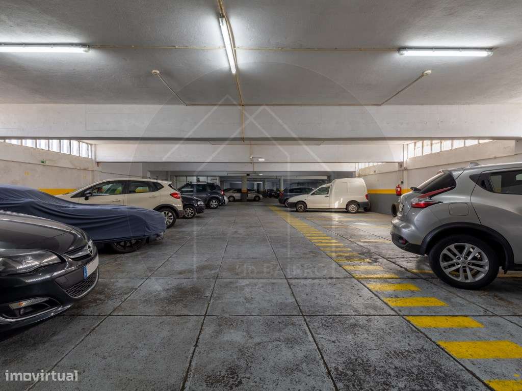 Parque de Estacionamento com 53 Lugares | Investimento Seguro | Porto-12