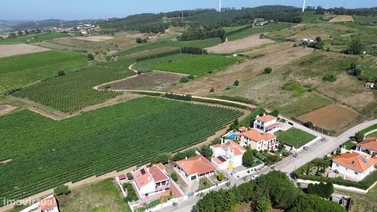 Moradia Térrea em Carvoeira e Carmões - Grande imagem: 12/12