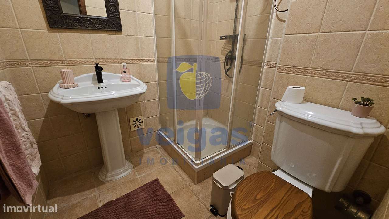 Apartamento T4 com 3 WC e Estacionamento-17
