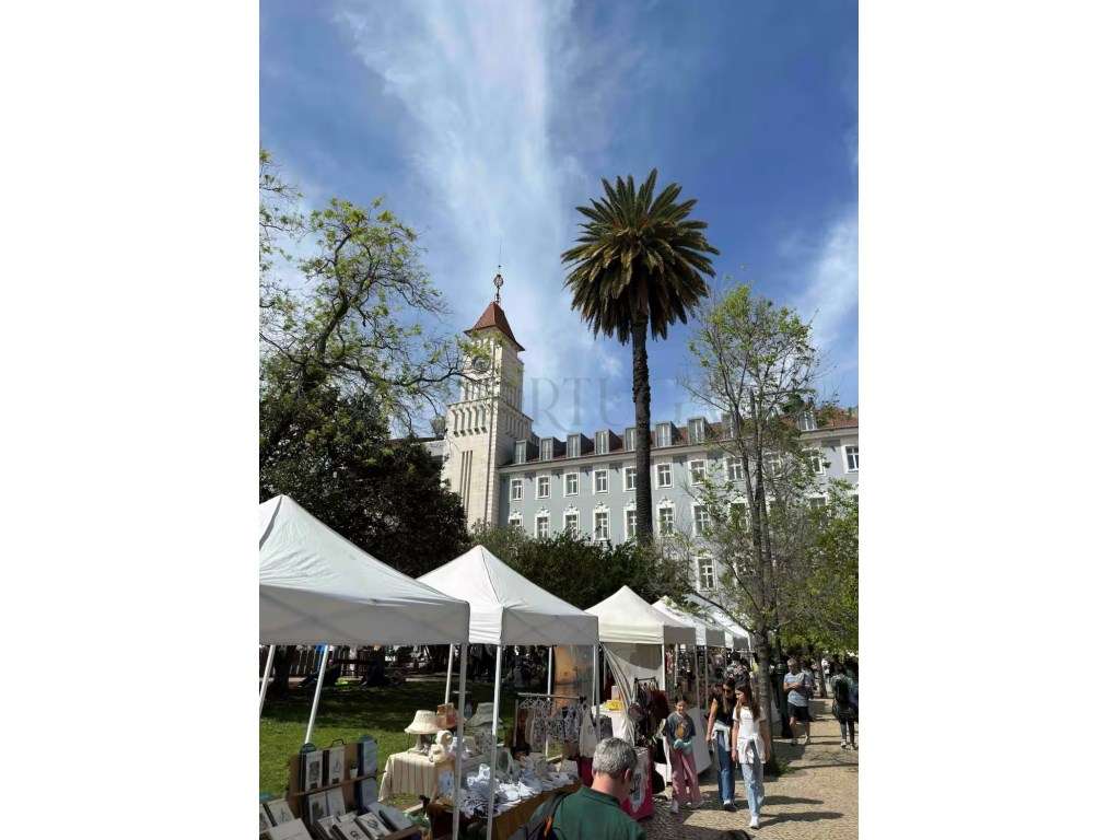 Refúgio de Design e Luz na Praça Dom Luís I - Onde o Rio encontra a...-32