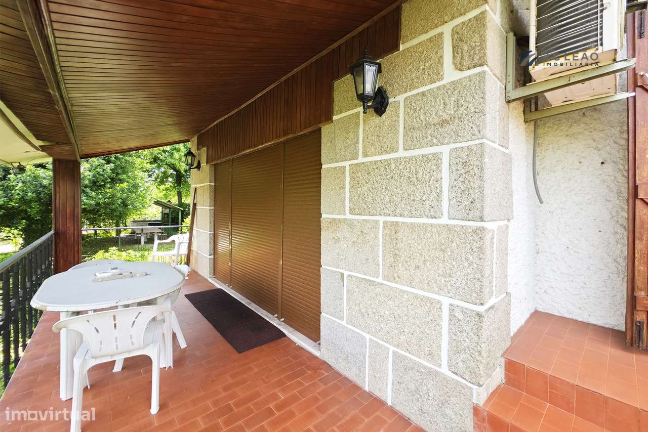 Quinta T4 com 3.670 m² de Terreno em Bitarães, Paredes-26