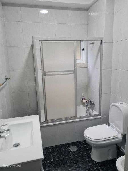 Arrendamento de apartamento T3 na Rua Brigadeiro Correia Cardoso, 282 - Grande imagem: 5/12