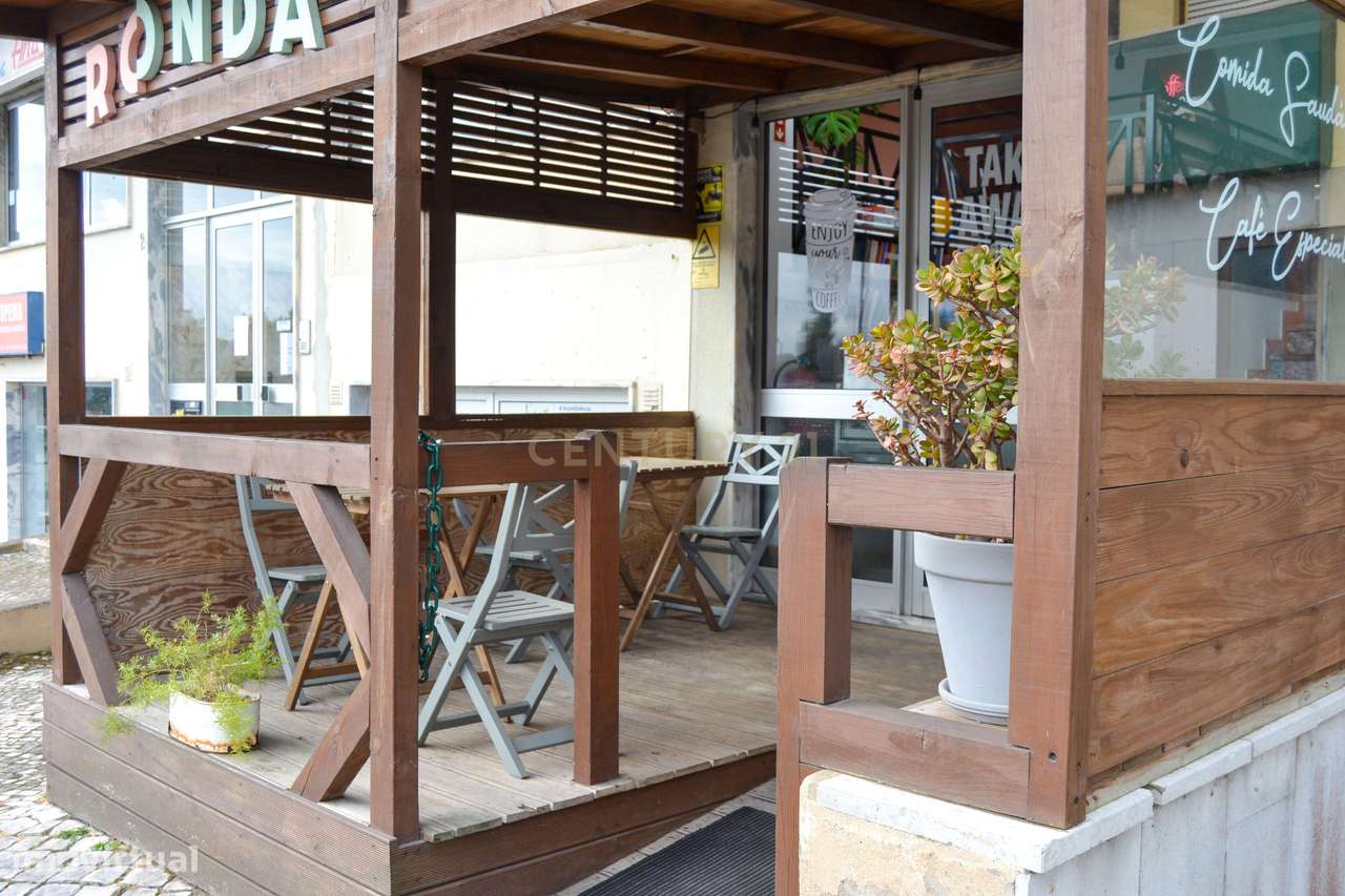 Trespasse de Café em Funcionamento – Centro da Lourinhã - Grande imagem: 3/27