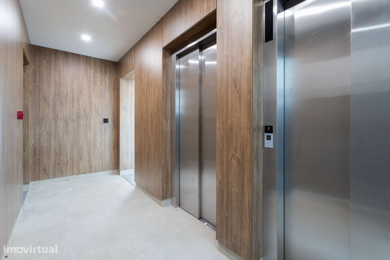 Apartamento T3 Novo a Estrear | 3 Suites | Vista Rio | Garagem Box | C-47