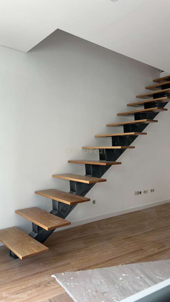 Excelente Oportunidade – T2+2 Duplex em Águas Santas-26