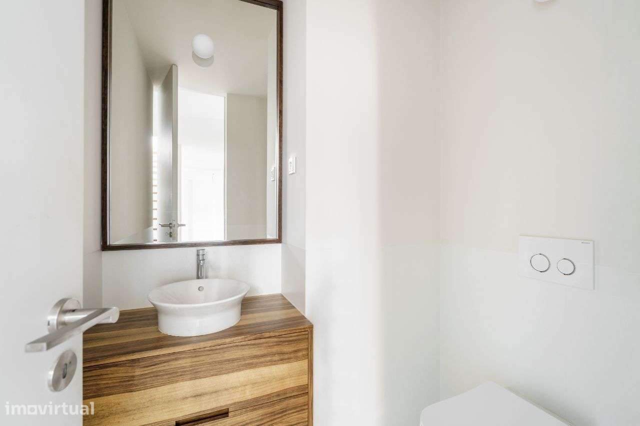 Penthouse Luxuosa com Piscina e Vistas 360º no Coração de Braga-39