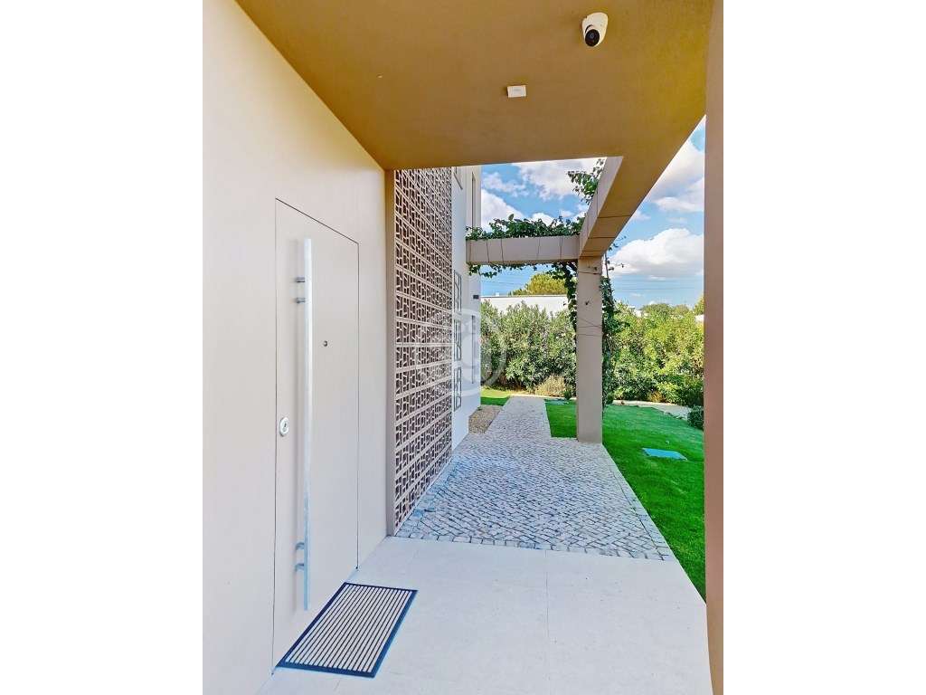 Fantástica moradia de luxo com +1 quartos, piscina, jardins e vendi... - Grande imagem: 4/51