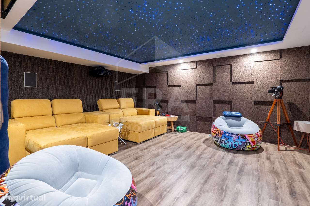 Moradia de Luxo com Piscina na Madalena-12