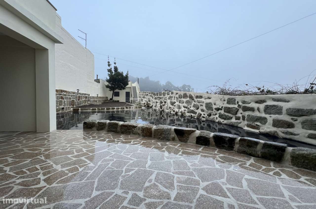 Moradia T5, anexo, terraços, vários LGs e terreno S. Mamede Infesta - Grande imagem: 2/60