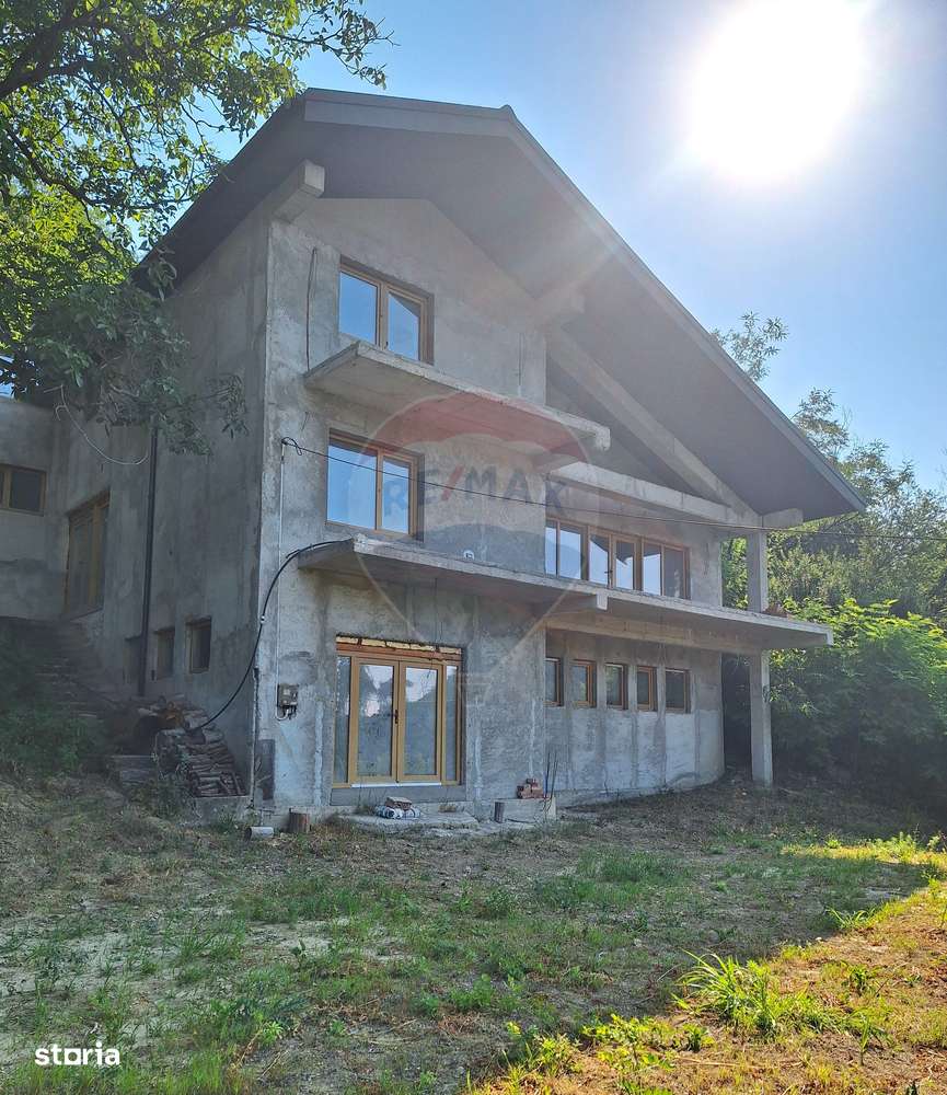 Casă / Vilă la gri aproape gata sa devina " acasa" ! - Imagine principală: 1/20