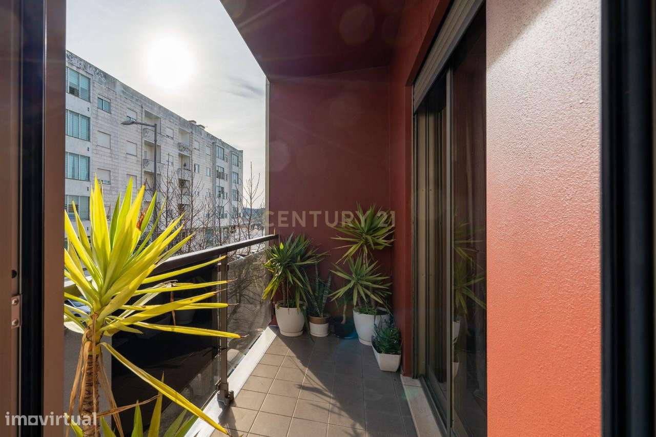 Excelente Apartamento T2 com elevador e garagem-35