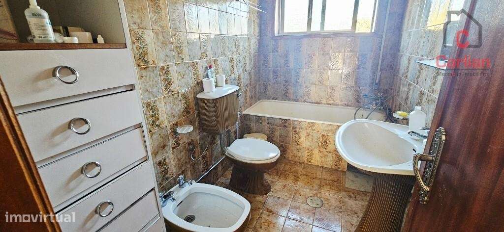 CONJUNTO DE 2 MORADIAS EM GULPILHARES-14