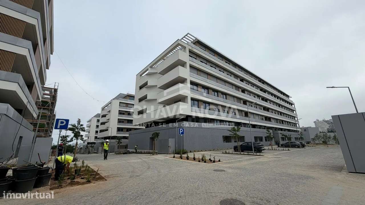 Apartamento T2 C/ Terraço 55m2 Garagem Maia centro-8