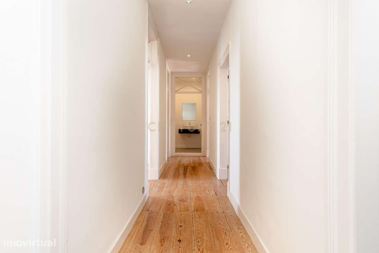 Espetacular apartamento T4 com vista deslumbrante sobre o rio Tejo – C-10