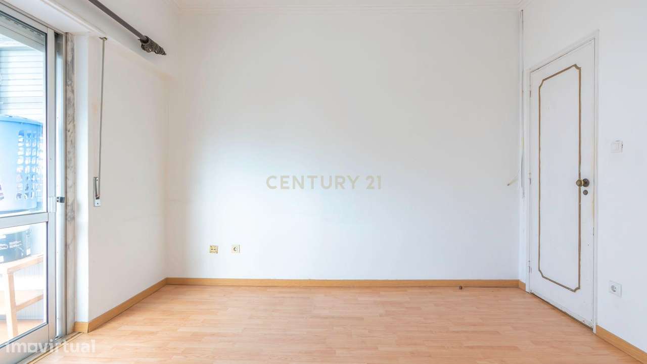 Apartamento T2 em Odivelas, Póvoa de Santo Adrião-11