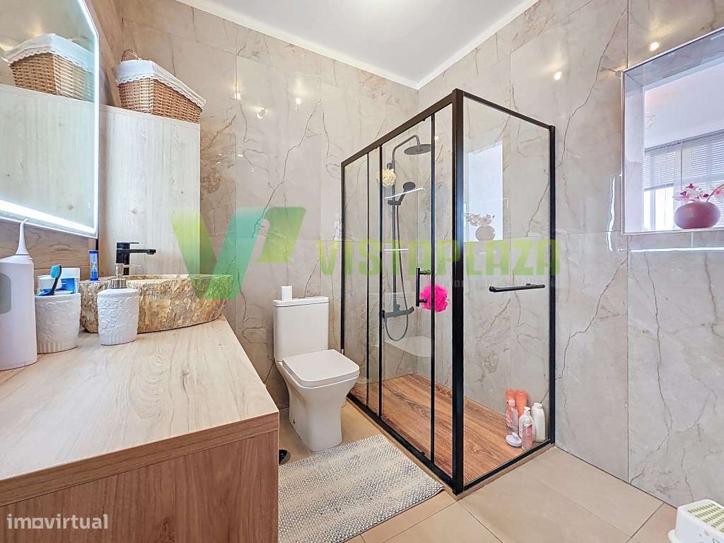 Apartamento Duplex T3 Remodelado no Centro de Portimão-19