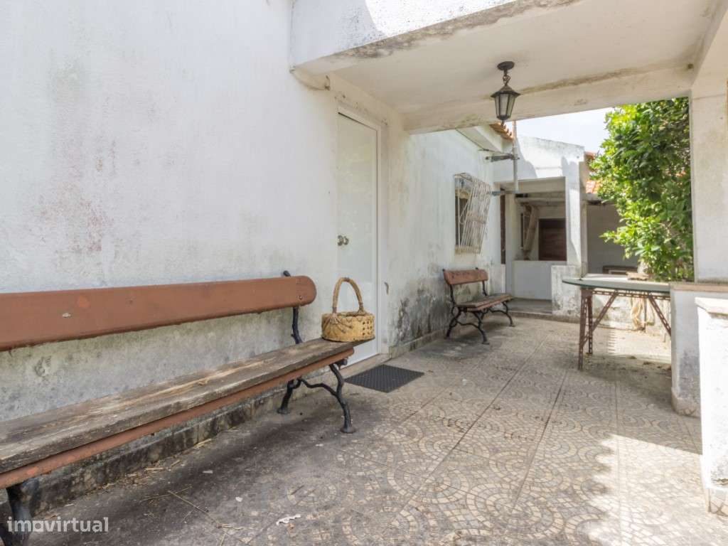 Moradia Isolada T3 - Sobreda - Oportunidade-8