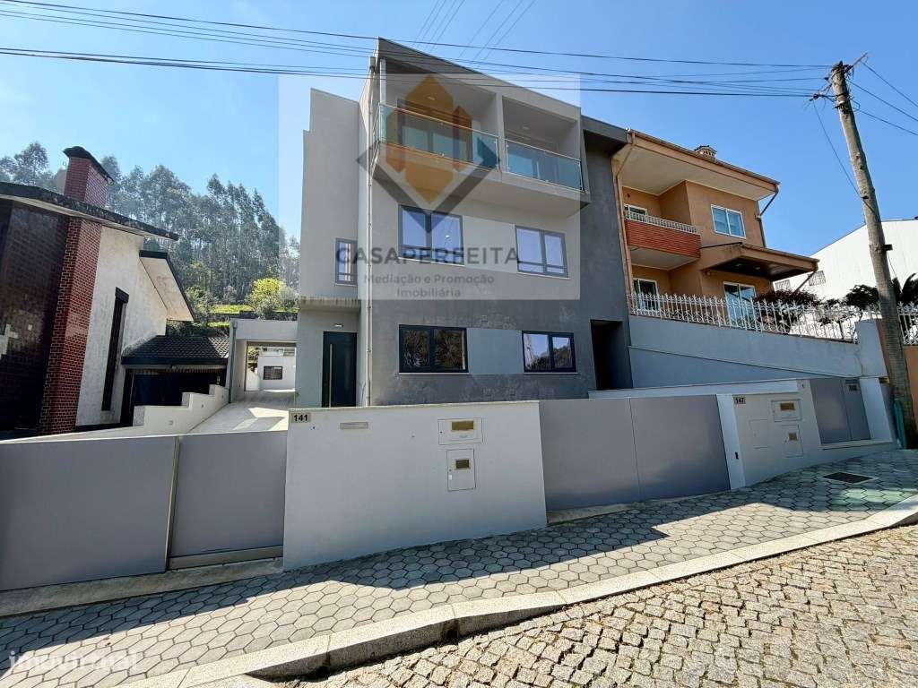 Moradia T3 + Escritório/ Salão com 2 Frentes, Terraços e Jardim - M... - Grande imagem: 4/35