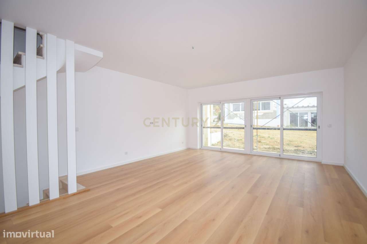 Moradias Condomínio fechado Belas Garden  T2+1 e T3+1-15