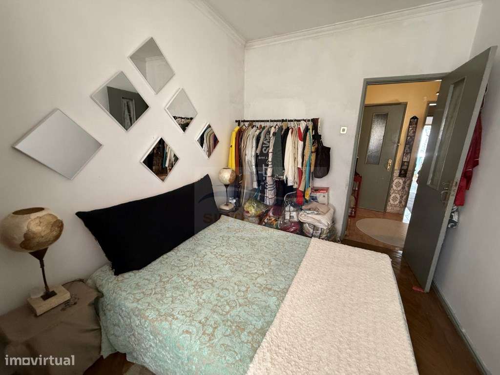 T2 Luminoso na Rua Elias Garcia - Grande imagem: 5/10