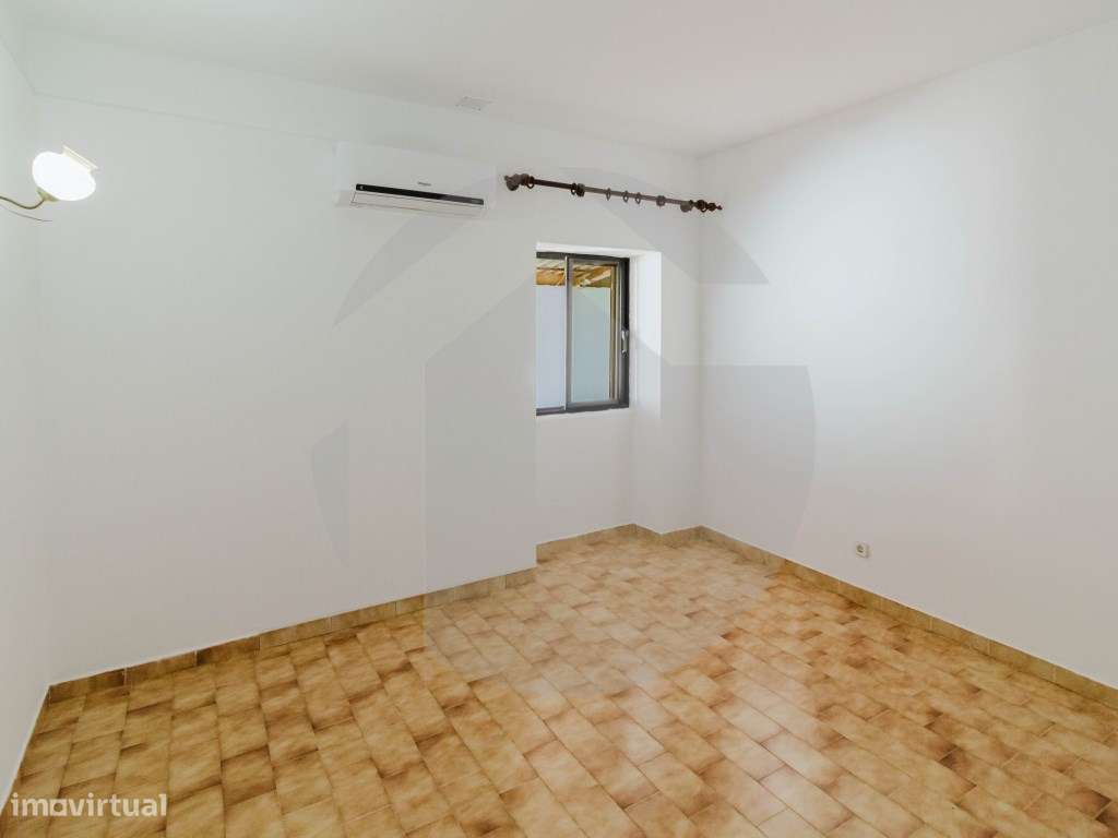 Moradia Tradicional Algarvia com 3 Quartos em Querença-12