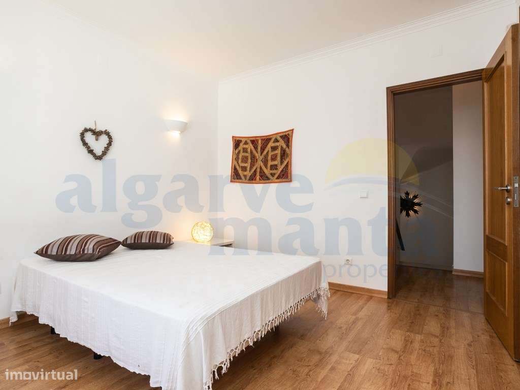 Moradia geminada T3 com Piscina Privada e Garagem - Praia da Lota-24