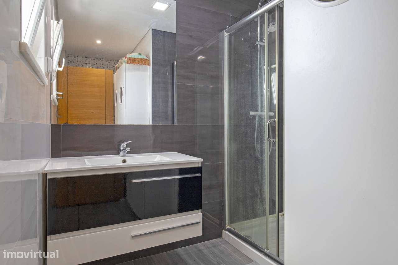 Apartamento T3 varanda estacionamento Corredoura Sesimbra-13