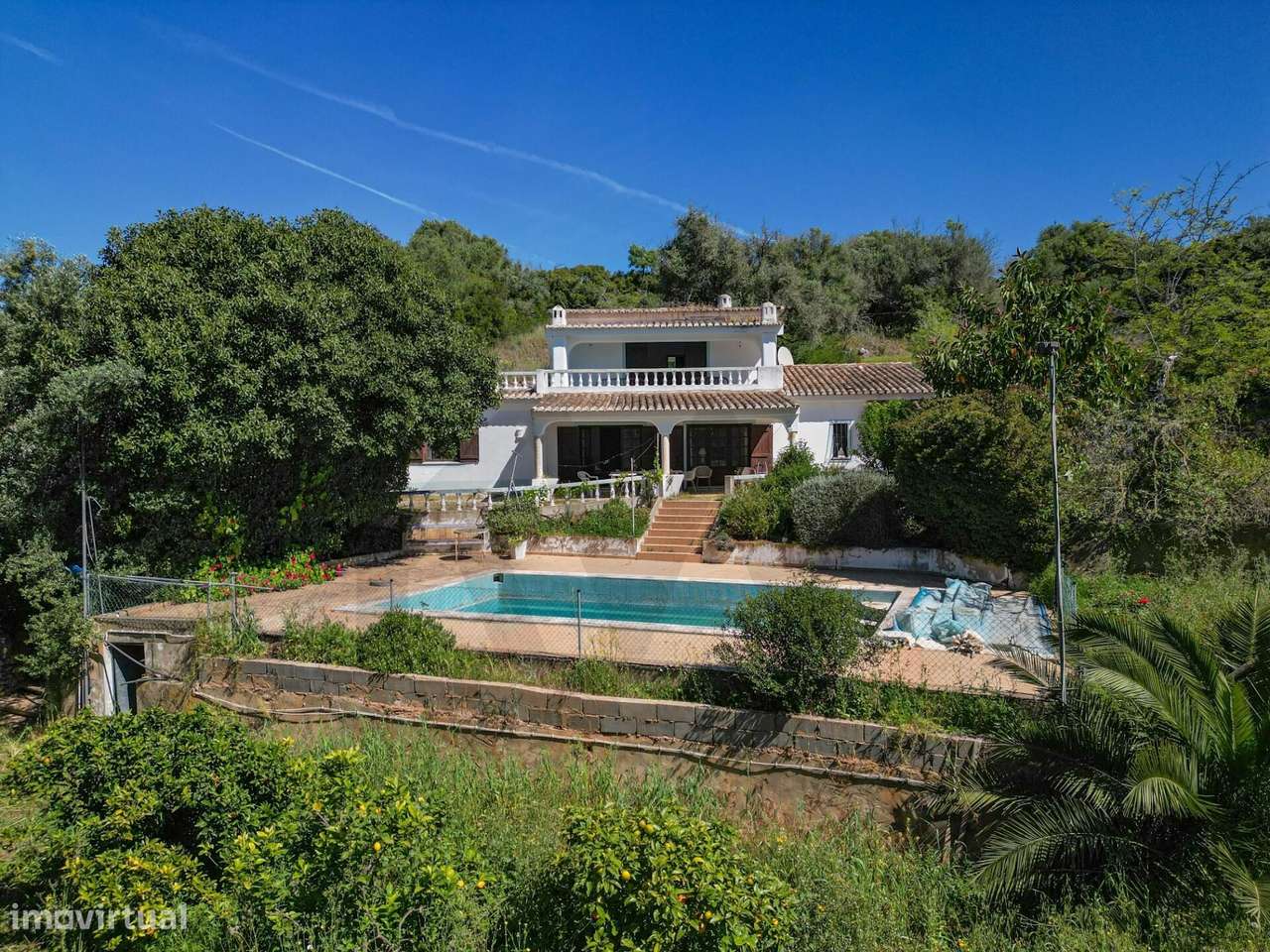 Quinta em Arão- T3+1 com piscina e terreno de 8000m2-2