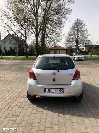 Toyota Yaris 1.33 Luna - 4