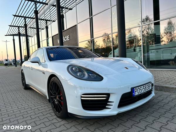 Porsche Panamera GTS - 18