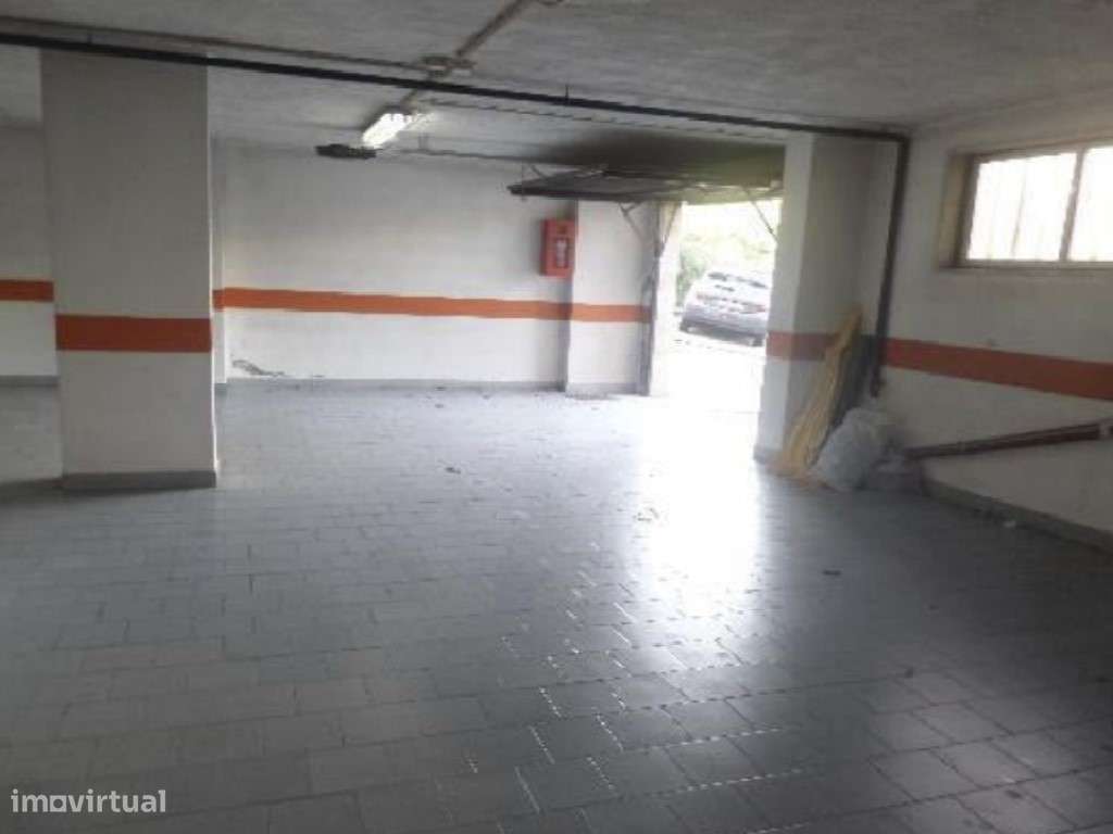 T2 com estacionamento e arrecadação em São Marcos-22