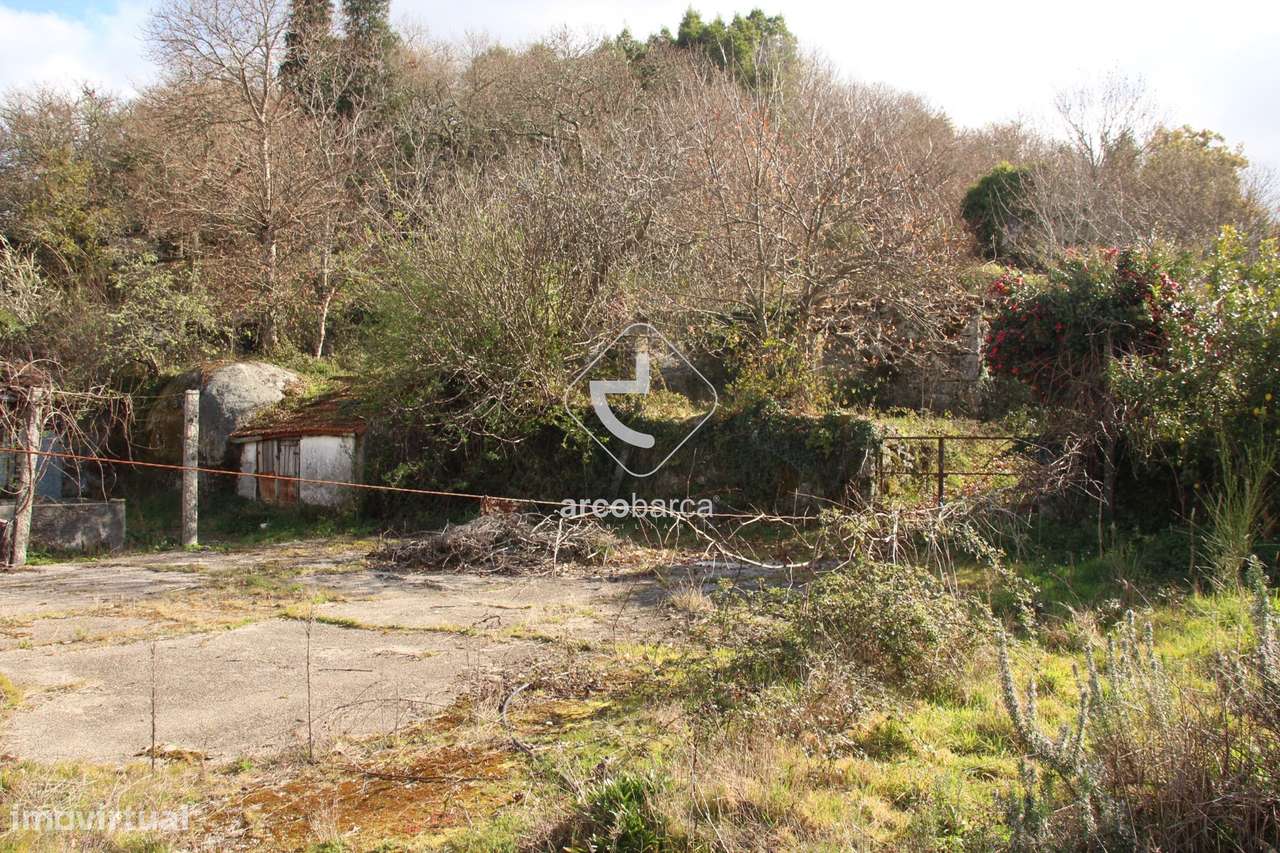 Propriedade murada com conjunto de casas em pedra para recuperar+ anex - Grande imagem: 3/31